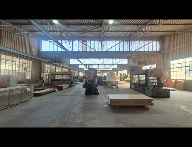 2,500M² FACTORY TO LET IN ANDERBOLT